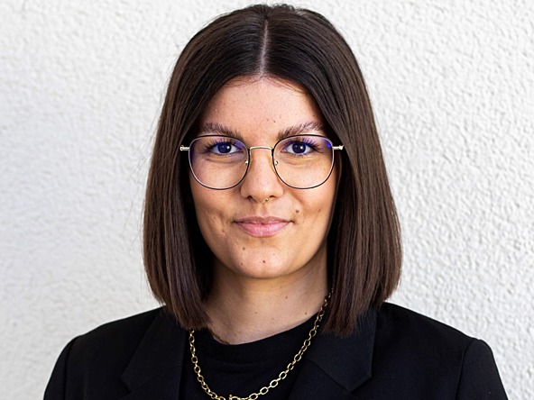 Nina Drapal